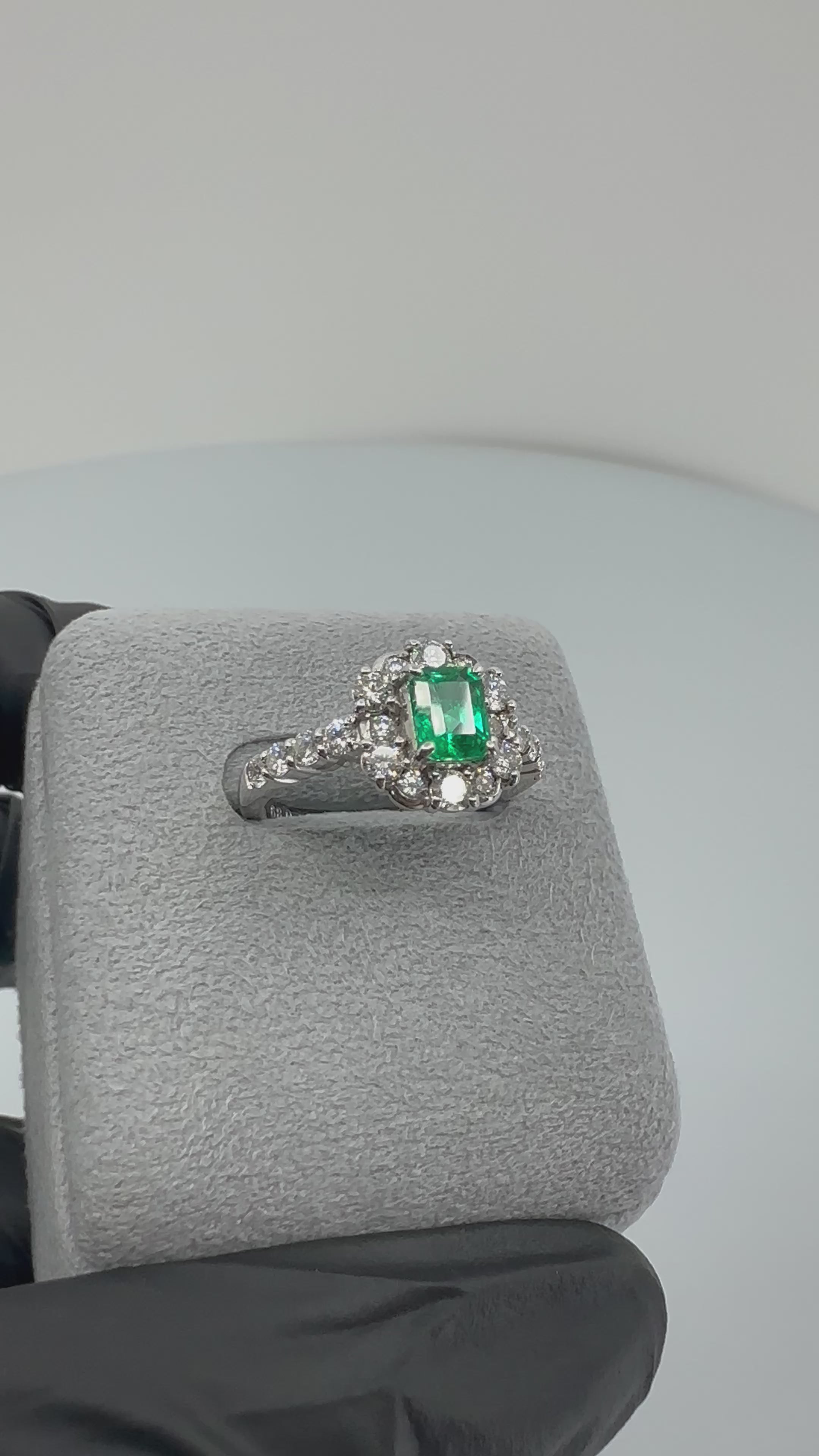 53［一点物/マノン］リング エメラルド 0.7ct前後 SQ PT