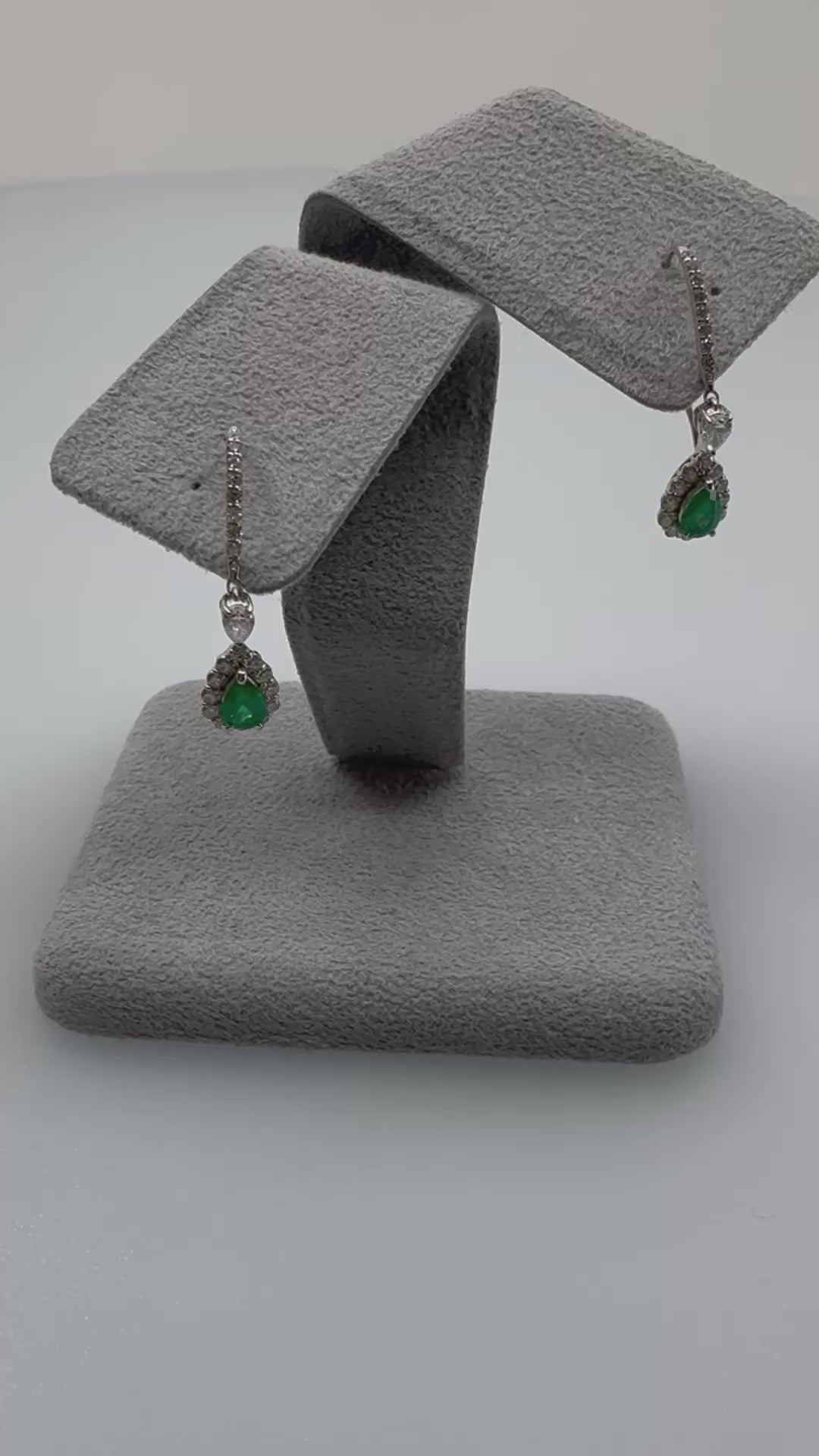 39［一点物］ピアス エメラルド 0.18ct×2 PS PT