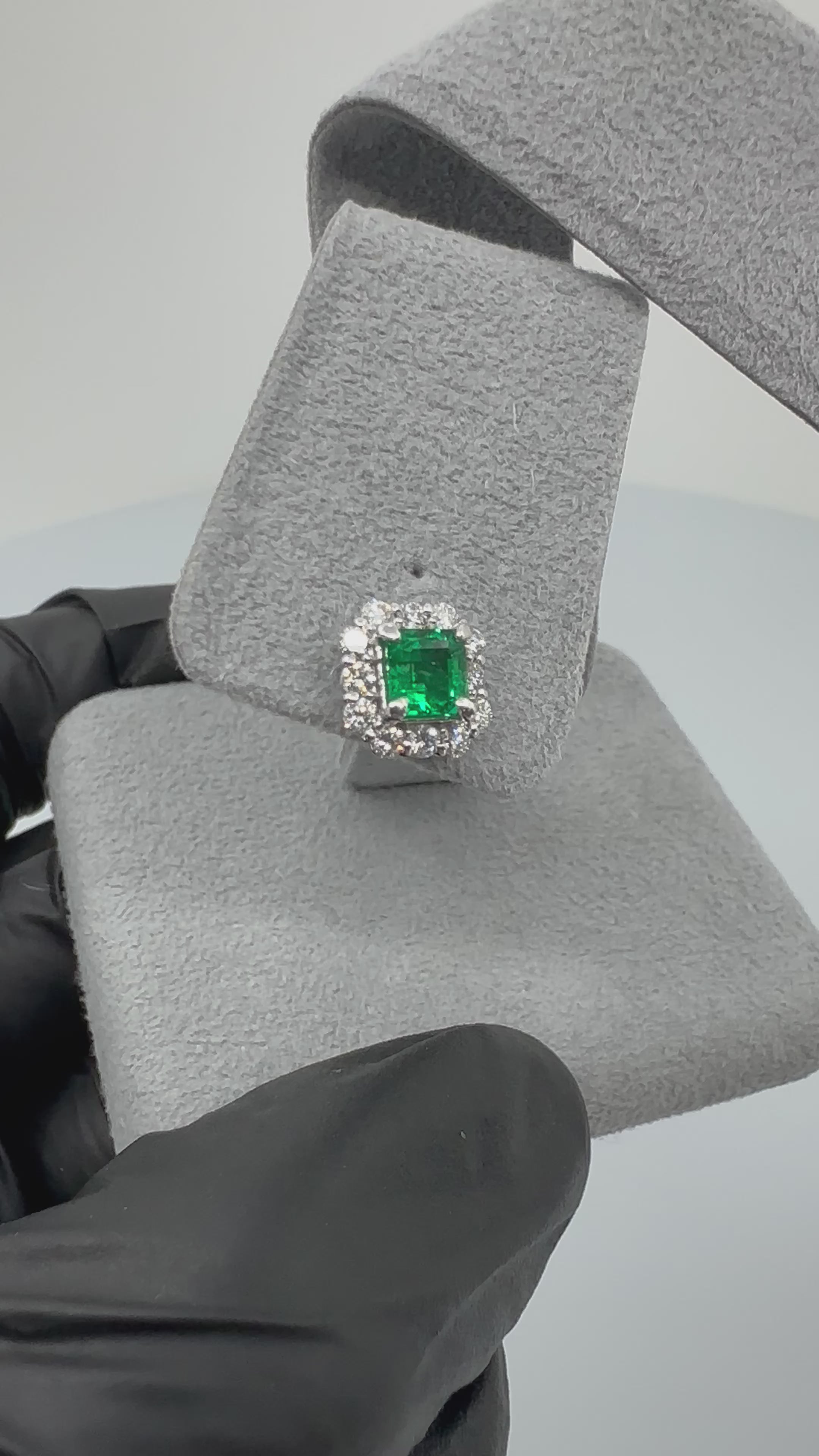 416［一点物］ピアス エメラルド 0.48ct SQ PT